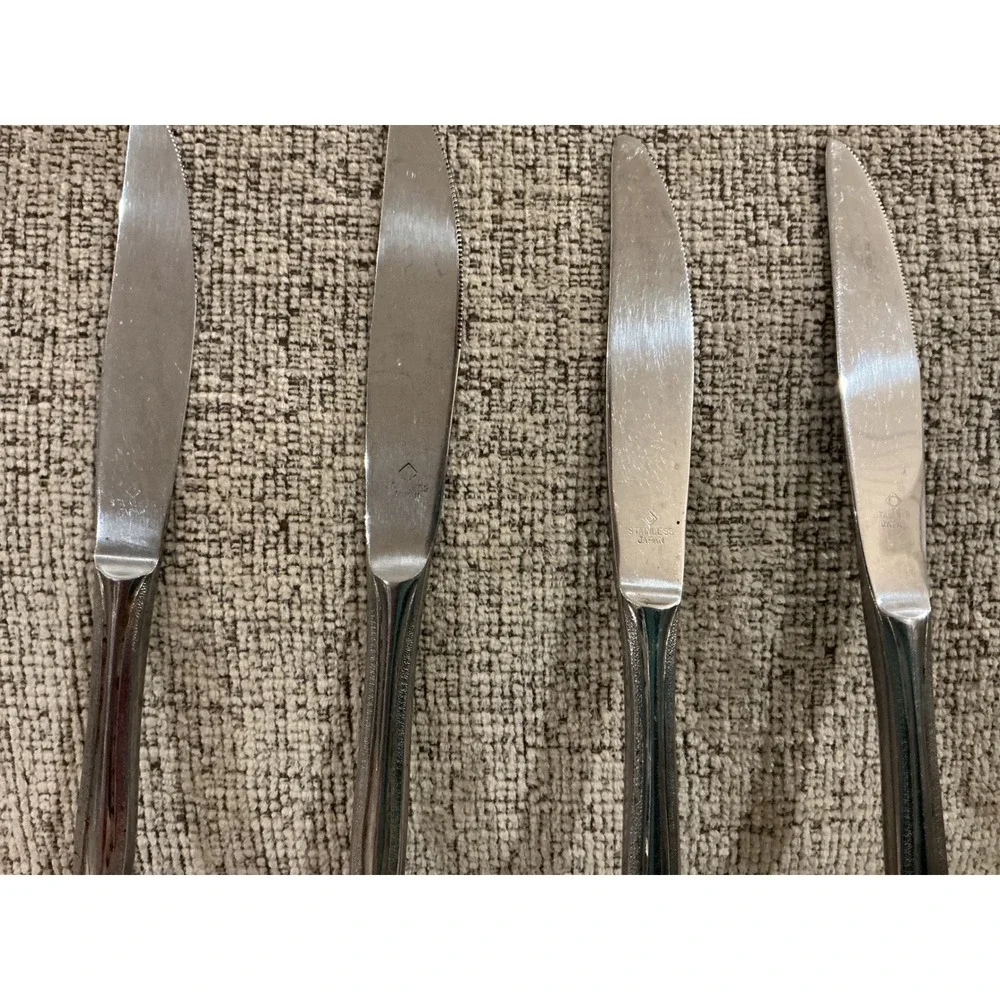Vintage Stainless Japan Floral Scroll Dinner Knives Serrated Set of 4 Silverware